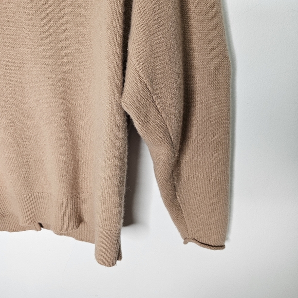 Aritzia Babaton Luxe Cashmere Knit Cardigan Sz XS Oversize V-Neck Neutral  Tan - Picture 13 of 13